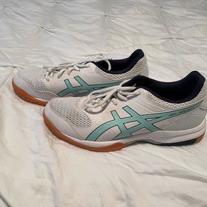 Size 10 ASICS gel rocket volleyball shoes